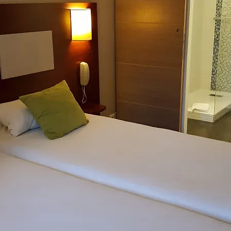 Szálloda The Originals City, Novella, Centre Gare