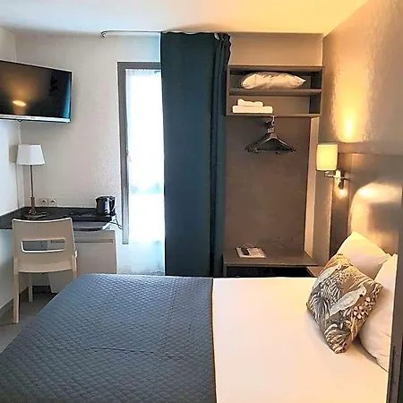 Novella Centre Gare Hotel 2*