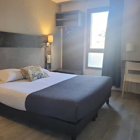 Novella Centre Gare Hotel 2*
