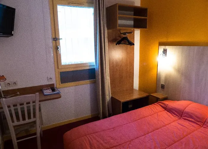 Novella Centre Gare Hotel 2*