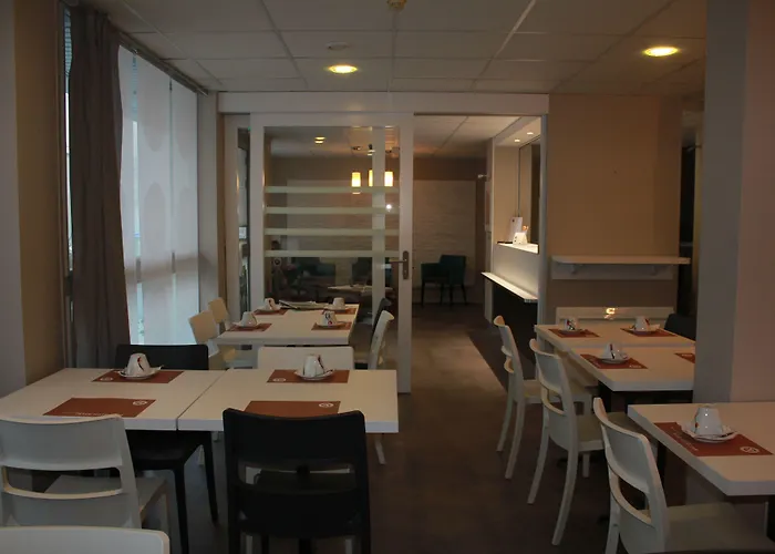 The Originals City, Novella, Centre Gare Hotel