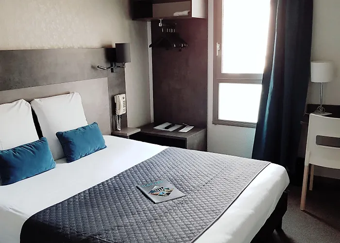 Hotel The Originals City, Novella, Centre Gare