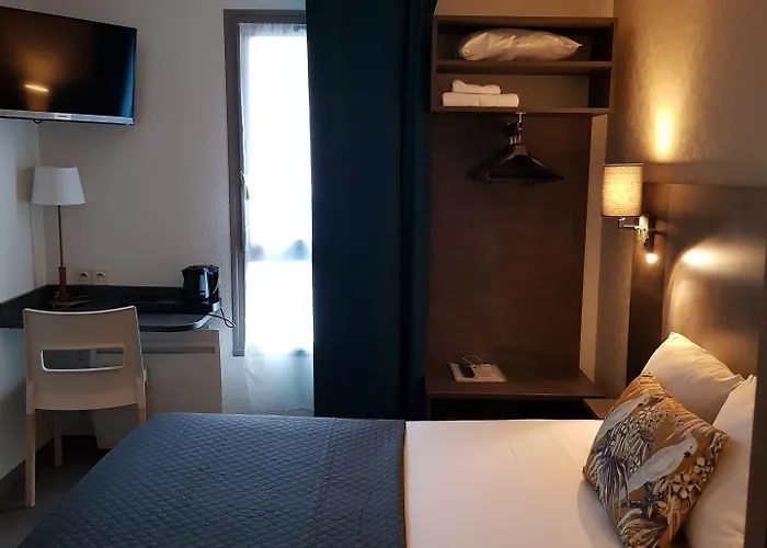 Novella Centre Gare ナント