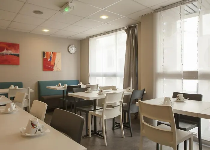 Novella Centre Gare Hotel 2*