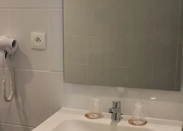 Hotel Novella Centre Gare 2*